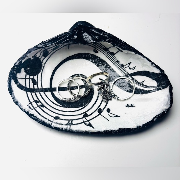 Handmade Clam Shell Trinket Dish With Treble Clef Decoupage Design - Picture 2 of 6